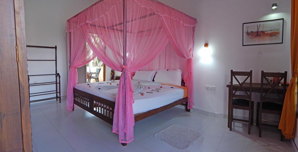 Rico Shadow Guest House & Restaurant Wayikkal Kamer foto