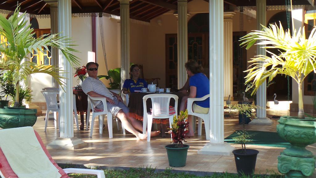 Rico Shadow Guest House & Restaurant Wayikkal Buitenkant foto